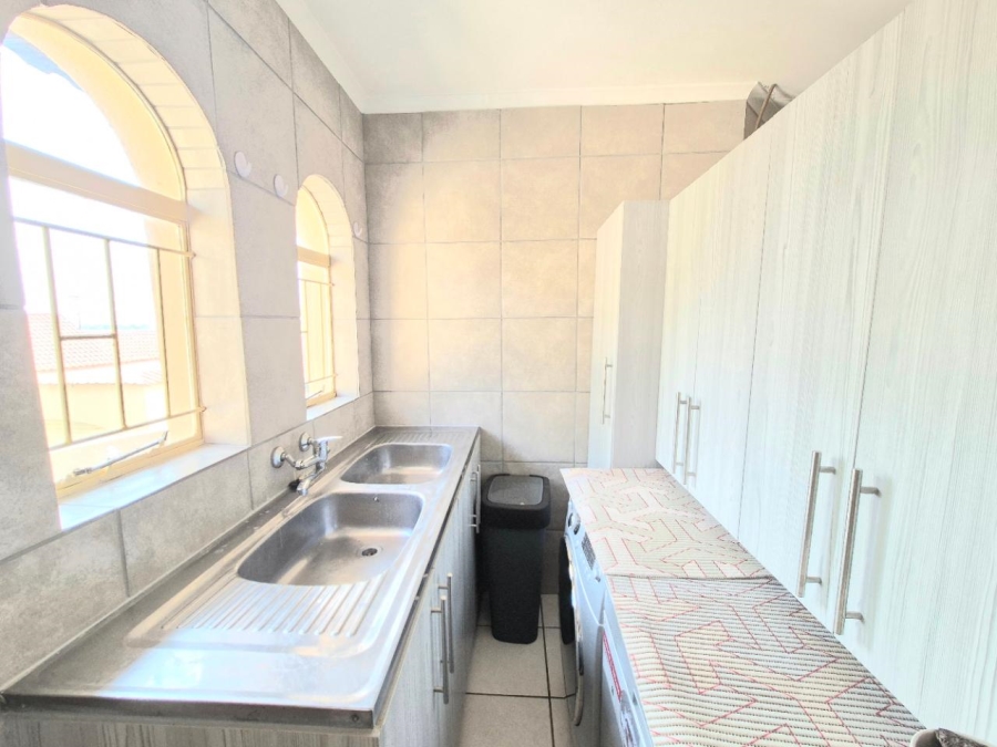 2 Bedroom Property for Sale in Heuwelsig Free State